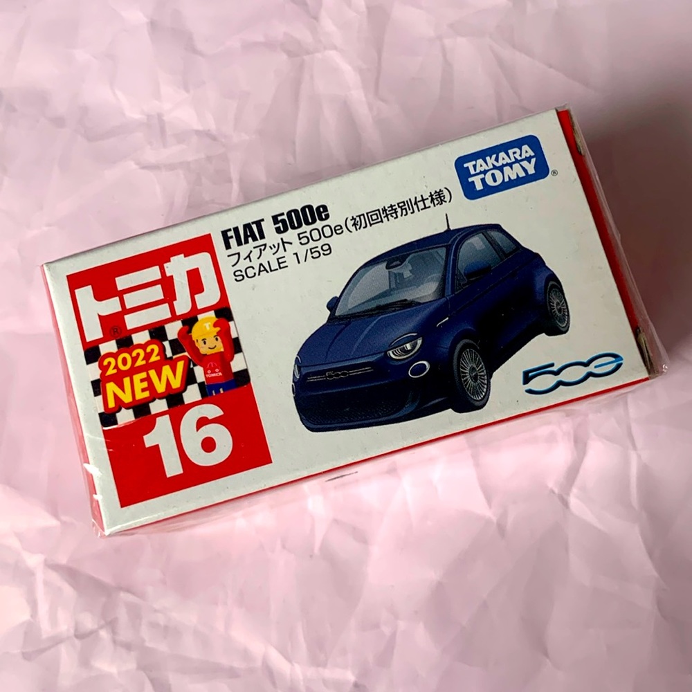 TAKARA TOMY FIAT 500e 1/59